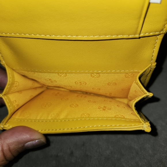 NWT Tory Burch bifold - Picture 3 of 3